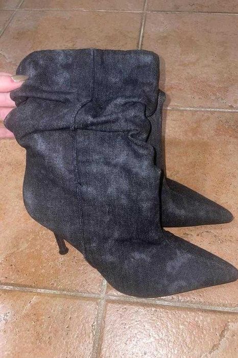 Botas em ganga preta da Zara