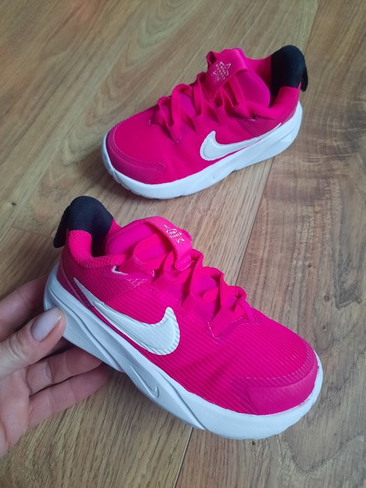 Яркие розовые кроссовки nike star runner 4 кроссовки мокасины р.25