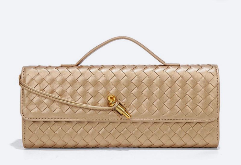 Клатч в стиле Bottega Veneta