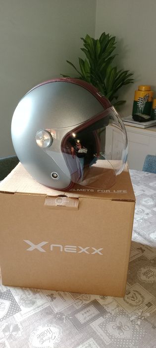 Capacete da marca NEXX