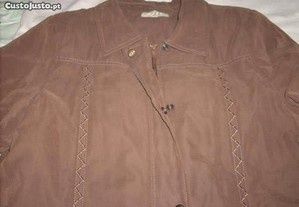 Casaco almofadado cor castanho tamanho L - Bom estado