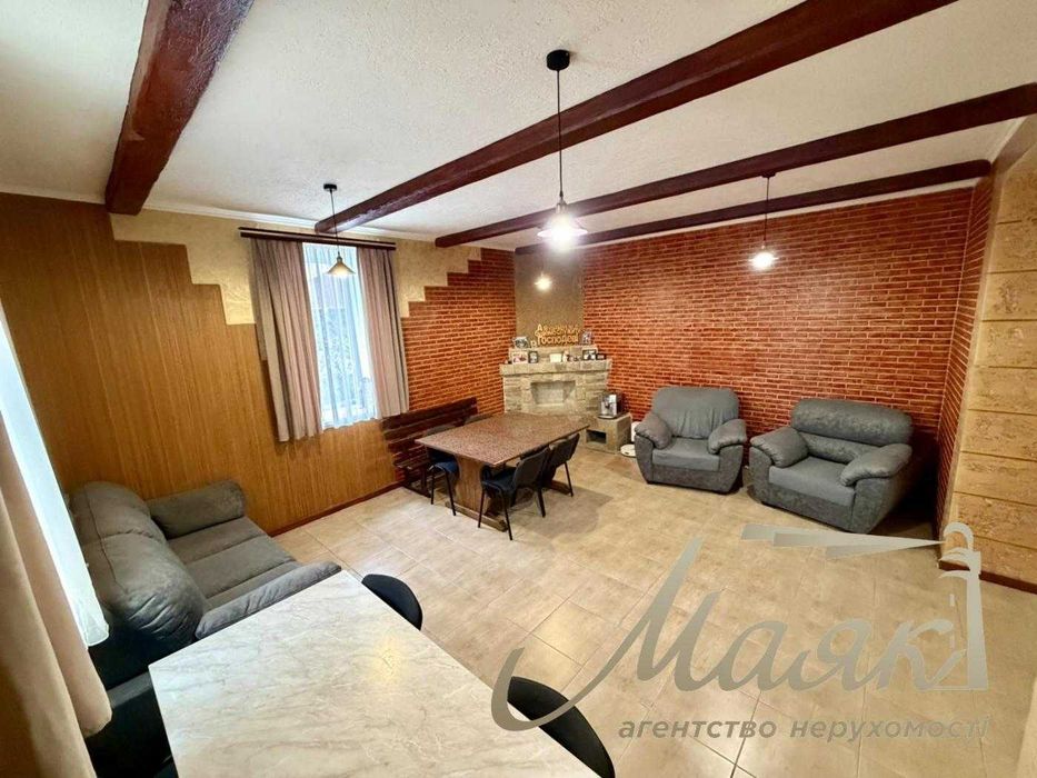 Продаж затишного 2 поверхового будинку в с. Володимирівське