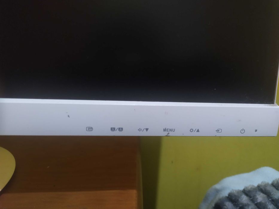 Monitor ASUS em perfeitas condições de funcionamento, em bom estado.