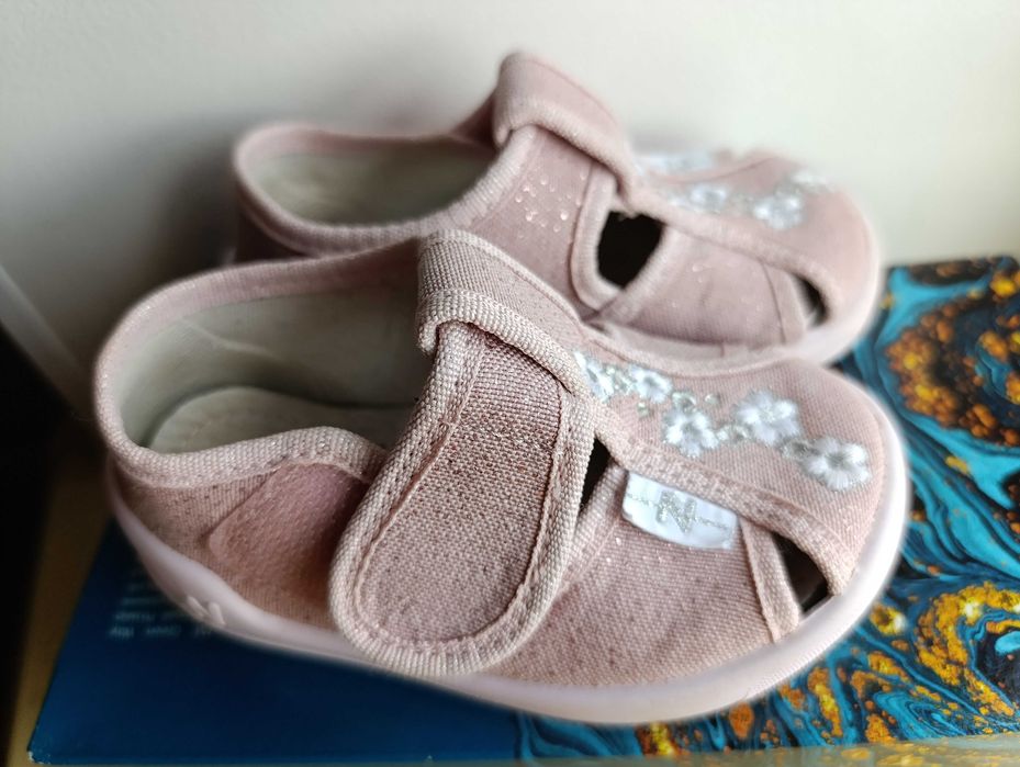 Капці для дівчинки Waldi