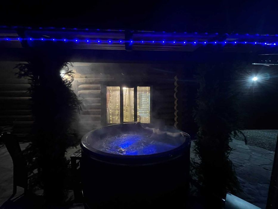 Оренда зняти будинок подобово Карпати Ясіня чан джакузі спа річка