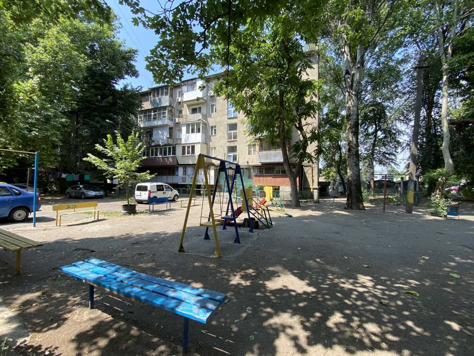 Продається кімната в комунальній квартирі в центрі міста, Семінарська
