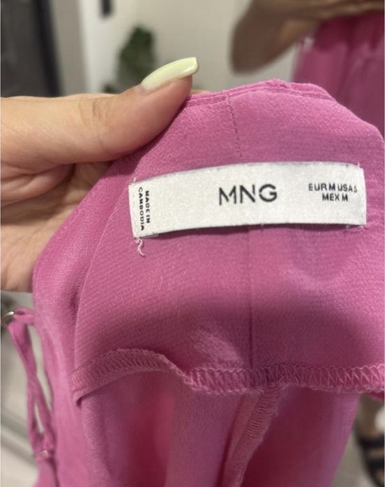 Сукня рожева Mango пляжна