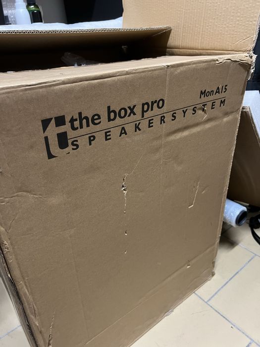 2 monitores “The Box Pro Mon A15”