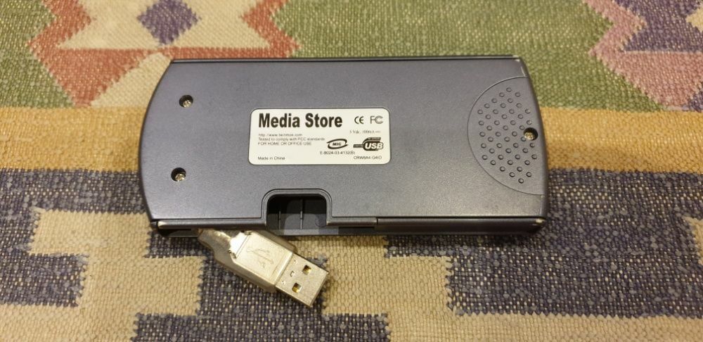 Portable 8-in-1 USB Card Reader64751082861569121