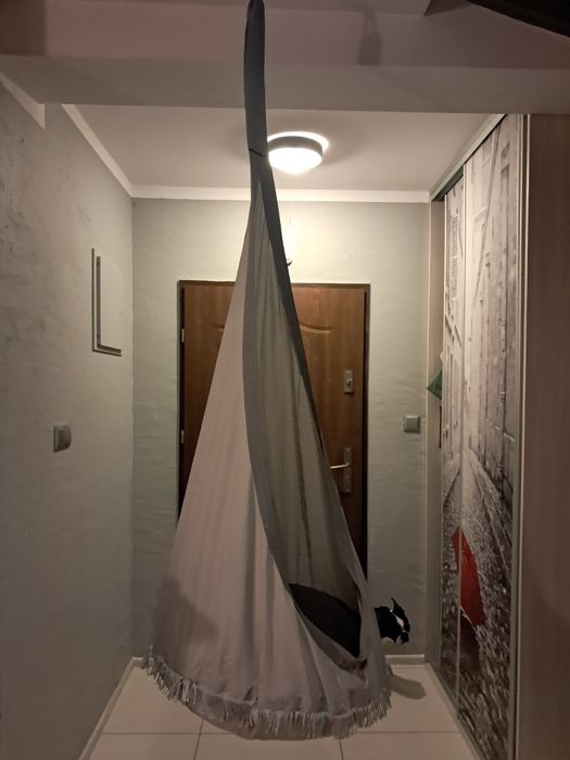 Kokon huśtawka bujak wiszący  fotel dziecięcy stan idealny
