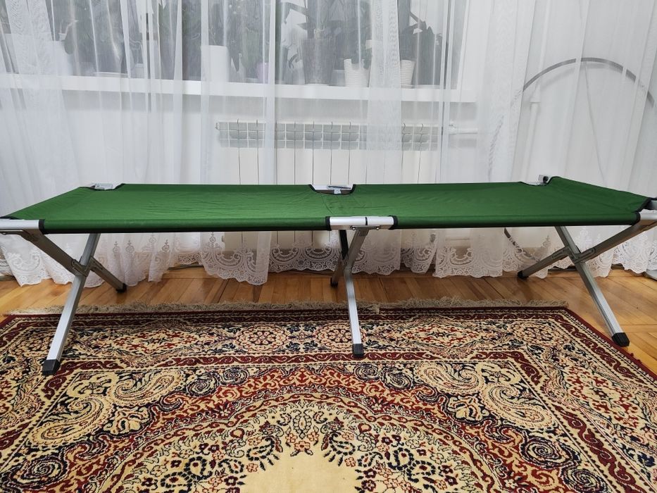 Розкладушка в футлярі зелена