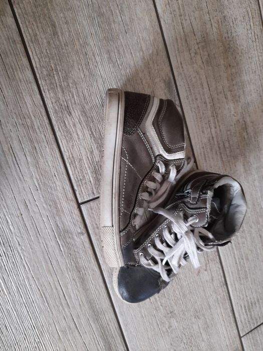 Buty chłopięce sprzedam