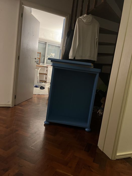 Estante / movel azul