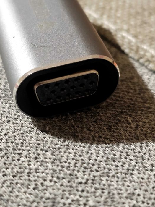 Adapter USB-C → VGA marki Yenkee.
