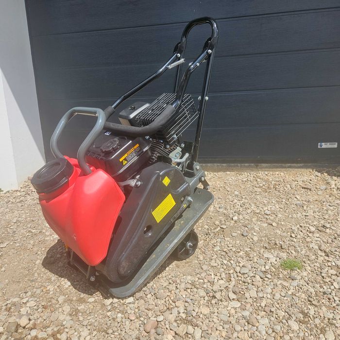 Zagęszczarka 85kg z gumą do kostki wynajem