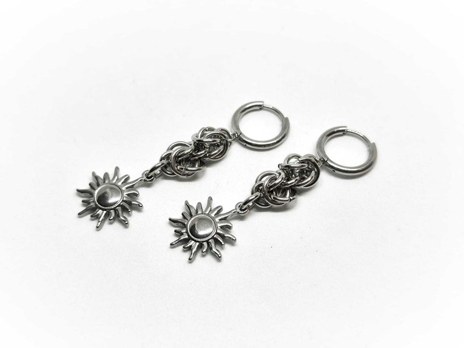 Kolczyki chainmaille ze słońcami wiszące gothic witchy dark academia
