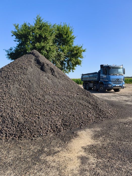 Szlaka,piach,kruszywo,żwir,stabilizacja,ziemia siana,ziemia,transport