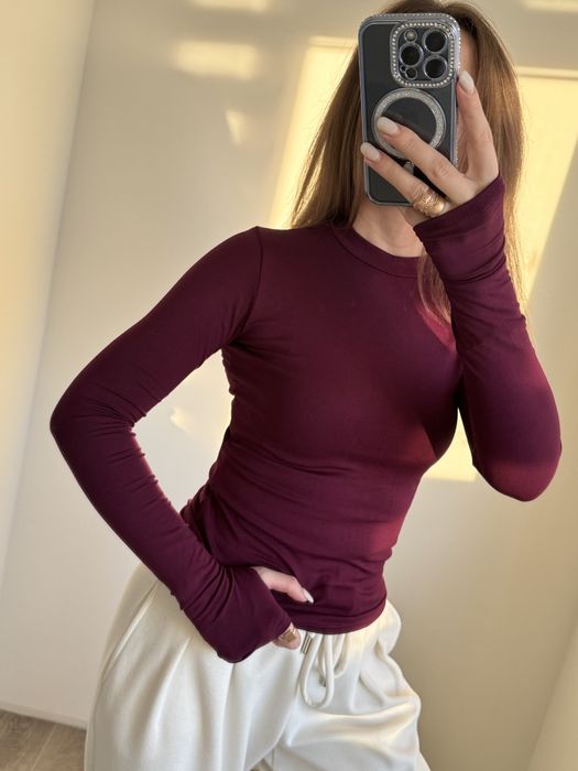 Базовий лонгслів з пальчиком в кольрах