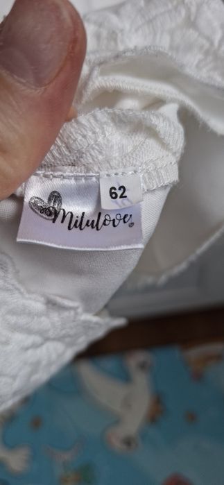 Piękna biała sukienka Milulove r62.