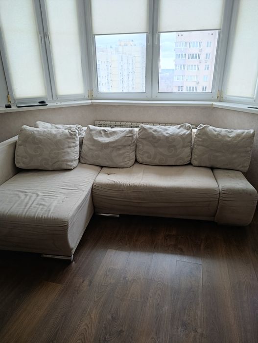 Меблі-кутовий диван