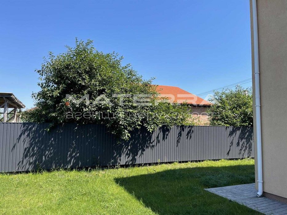 Продаж дуплексу з ремонтом у с. Нове,94м2, центр поряд з школою