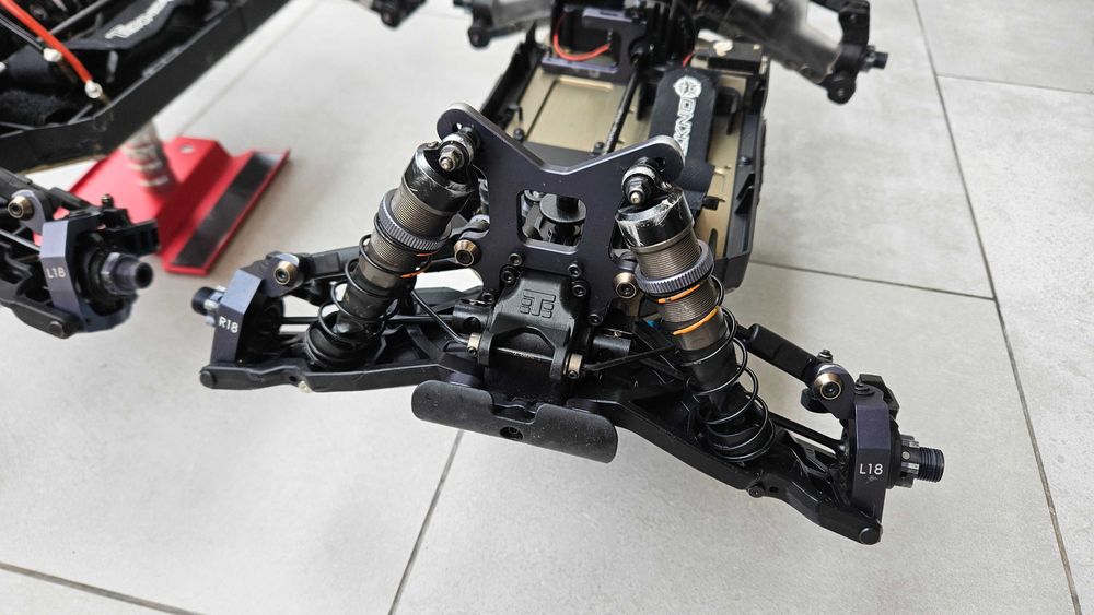 Model Zawodniczy RC Tekno EB48 2.0