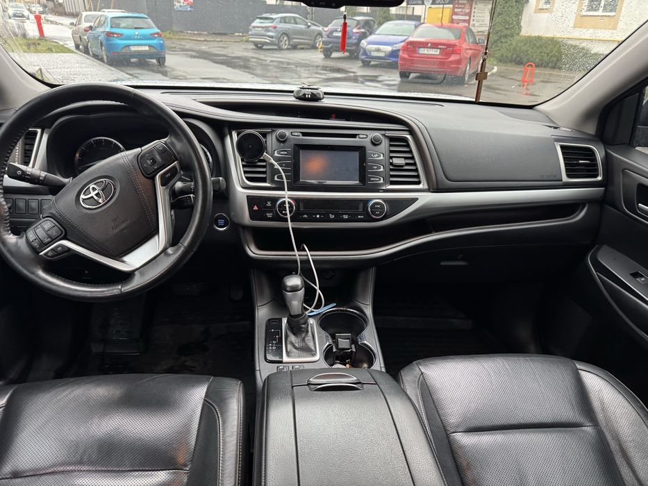 Продам Тойото Хайлендер