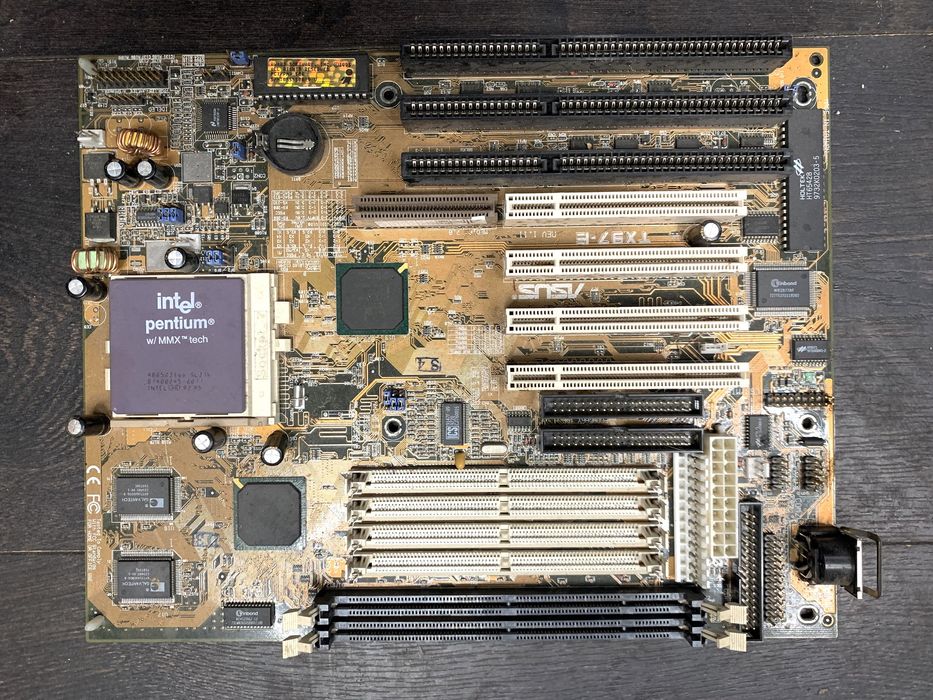 Ретро геймінг плата раритет Pentium MMX Socket 7 ASUS TX97E AT ATX