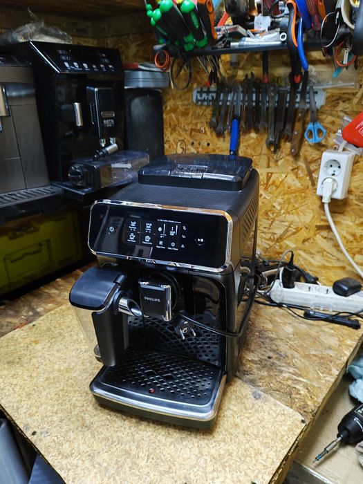 Кофемашина, кавоварка Philips LatteGo  Series 3200 фільтр в подарунок