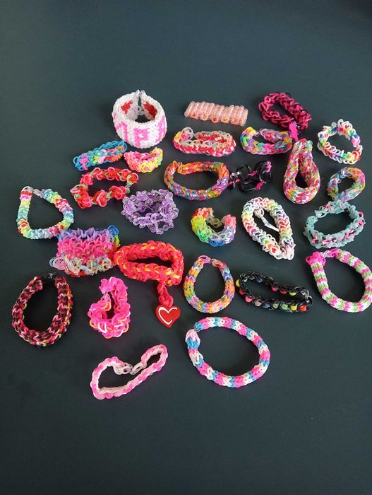 Дитячі браслети, плетені з гумок