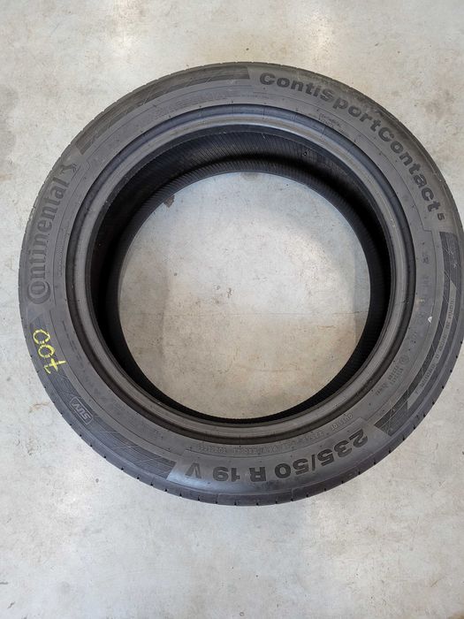 Komplet opon Continental 235/50 R 19