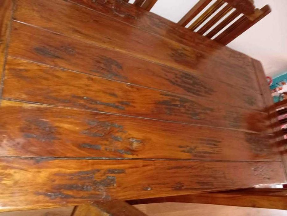 Mesa madeira maciça com 6 cadeiras