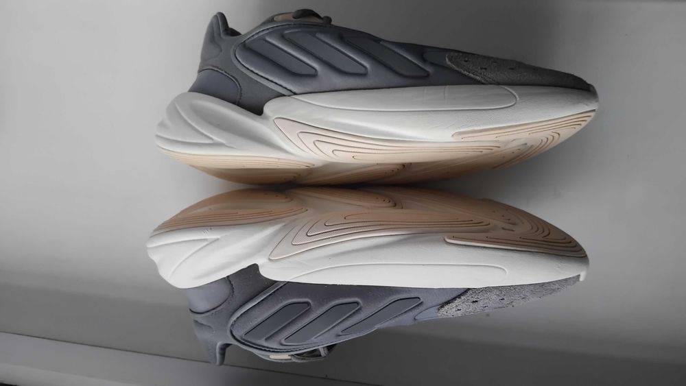 Adidas ozelia 39/3 р 24,5 см кросівки