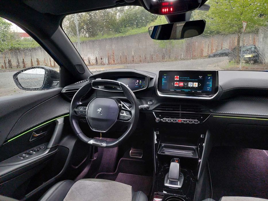 Peugeot e-2008 50 kWh GT