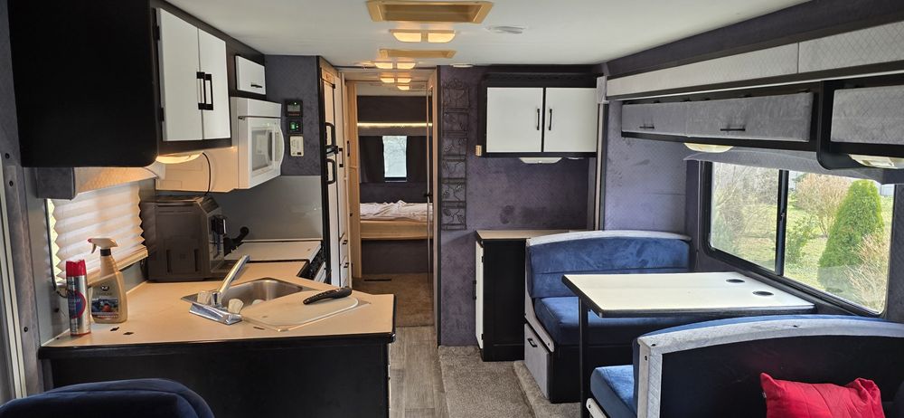 Kamper Forest River Georgetown 346DS – USA Class A, V10, 2002 r.