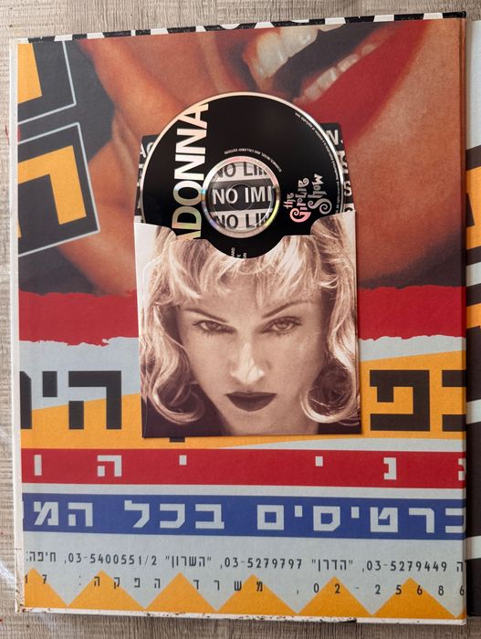 Madonna - The Girlie Show Book “Incl. Cd Promo" - USA/Germany