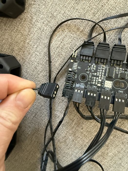 4 Ventoinhas ARGB com controladora