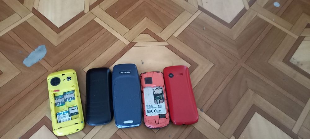 Два телефона Nokia 216 на дві сімки в рабочем состоянии