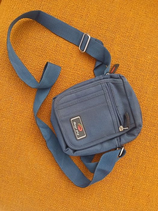 Bolsa tiracolo homem pequena