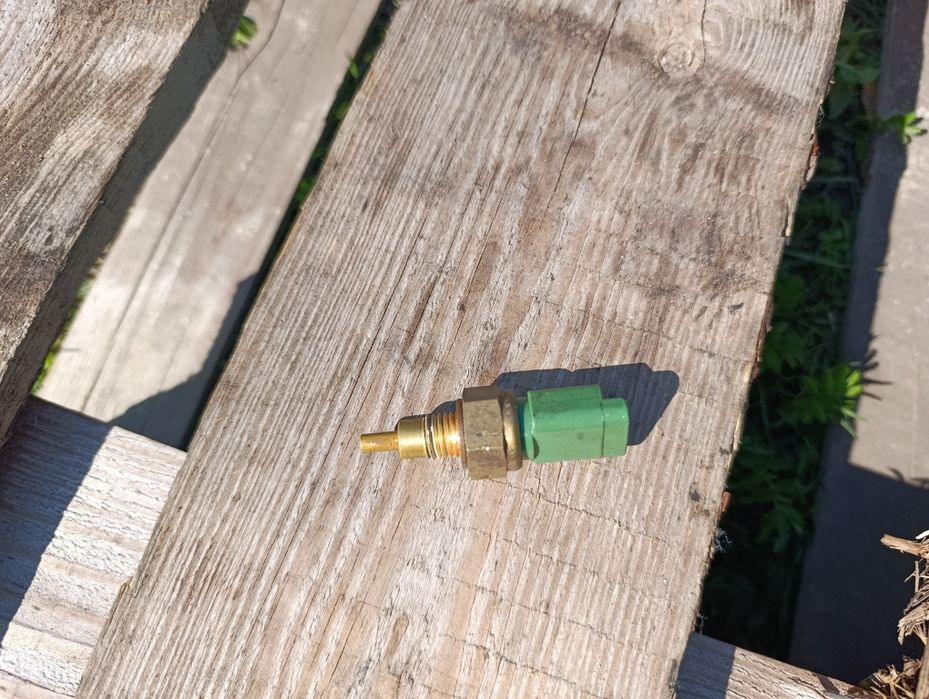 Czujnik temperatury Aprilia SX 125 18 – 21r zielony głowicy silnika A4