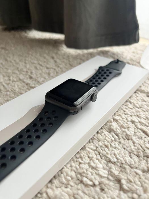 Apple Watch SE 38mm aluminium case sport nike