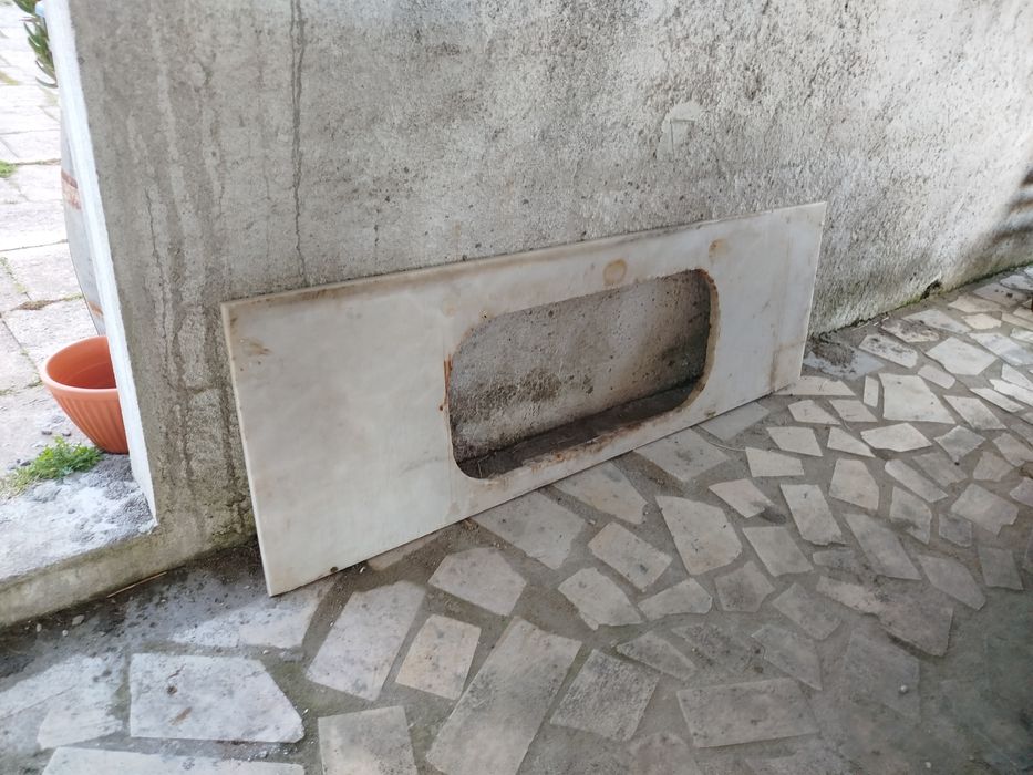 Pedra mármore em bom estado