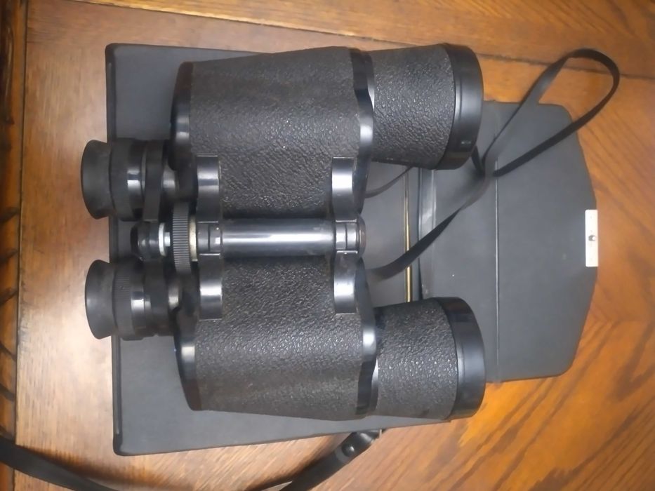 Продам бинокль tasco 10x50