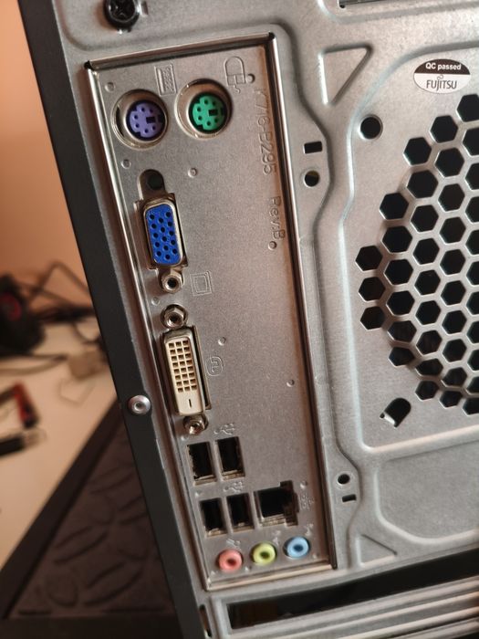 Torre i5 8GB como Nova