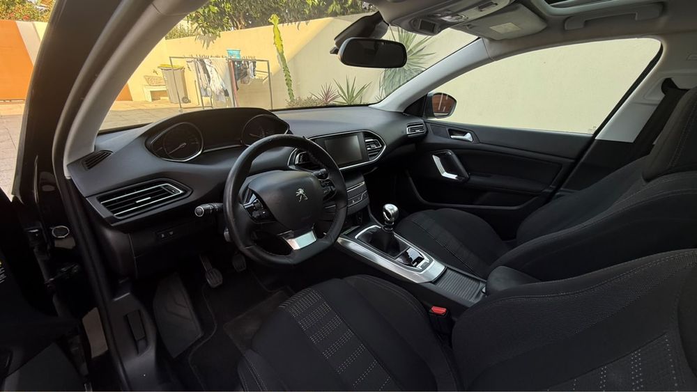 Peugeot 308 1.2 Allure - Motor reconstruido foto 3