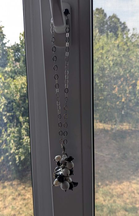 Прикраса-підвіска з натурального каменю.