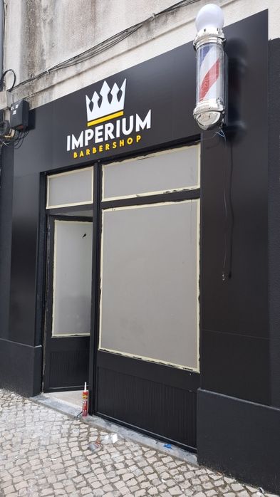 Decoração montra para Barbearia