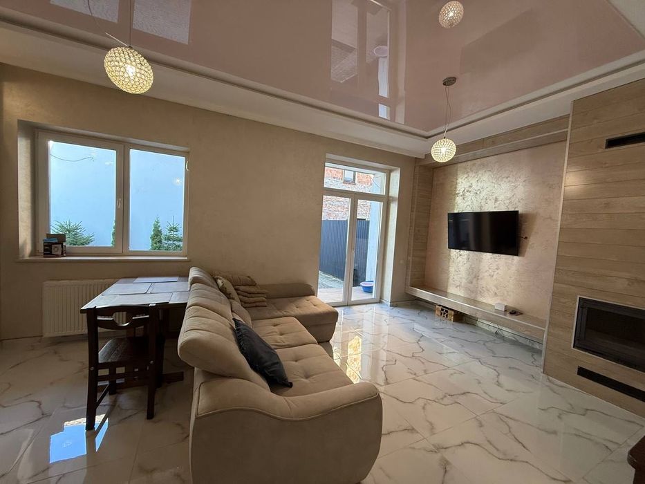 Продаж котеджу  235 м з ремонтом  у Львові вул. Ранкова-Кульпарківська