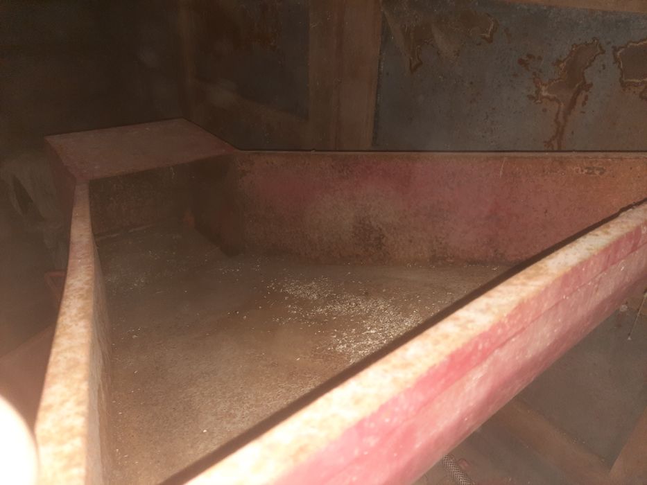 Malhadeira de milho, em muito bom estado.