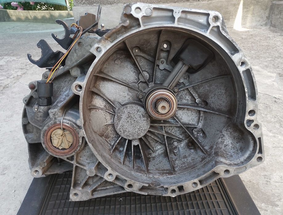 На Ford Focus MK1 Форд Фокус, Transit, Connect КПП 5 мех. 1.8 дизель XS4R-7F096